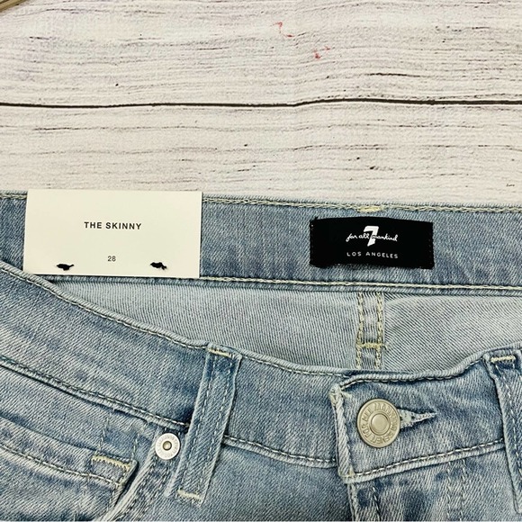 7 For All Mankind - NWT The Skinny Light Wash Jeans - Picture 11 of 15